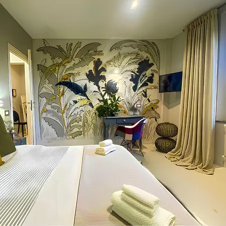 Apartment Contemporary Design On The Rooftop *