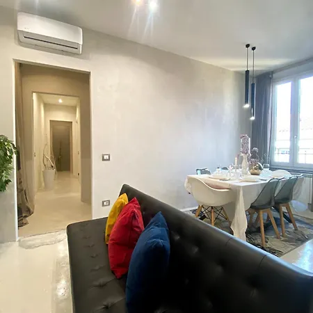 Charming Chic Design Apartment