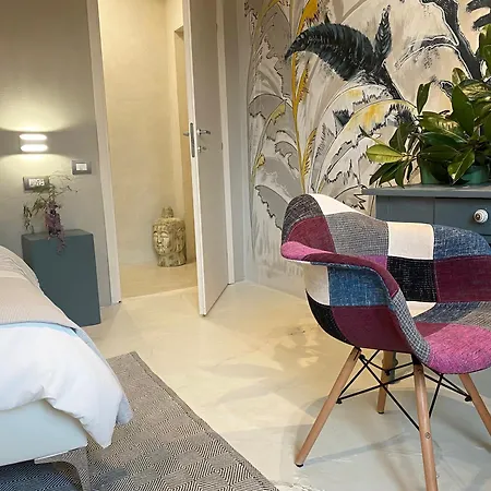 Charming Chic Design *