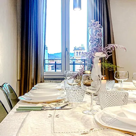 Charming Chic Design *